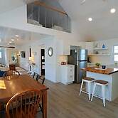 Sandpiper Cottage 3 Bedroom Home by RedAwning