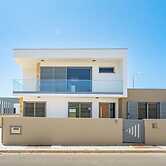 Golden House by Madeira Sun Travel