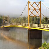 Lakefront Cottage by Little Golden Gate Bridge