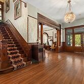 Ross Mansion Bed & Breakfast and Events