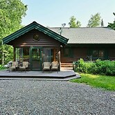 Birch Haven 4 Bedroom Home by RedAwning