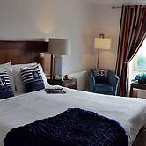 Schull Harbour Hotel