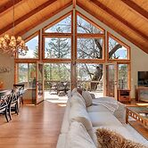 Bass Lake Beauty! 4 BDR Sleeps 16, Lakefront Views