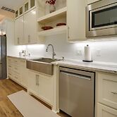 Upscale Texarkana Townhome, Walk to Downtown!