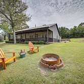 Cozy Checotah Retreat w/ Deck Near Eufaula Lake