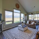 Pet-friendly Stevensville Home w/ Mountain Views!
