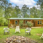 Cozy Virginia Escape w/ Deck, Grill & Fire Pit!
