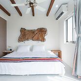 LowPressure restaurant & surf guesthouse