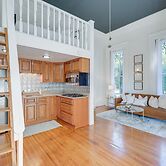 Historic New Albany Apartment ~ 6 Mi to Louisville