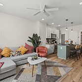 Passyunk Square Spacious 1BR - Huge Deck