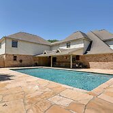 Expansive Texas City Retreat ~ 16 Mi to Galveston!