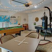 Game Room + Walk to Beach: Gun Barrel City Gem!