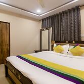 Itsy Hotels Yogeshwara Grand