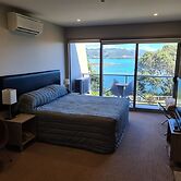 Te Kaha Beach Hotel