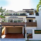 Pr Pvt Rm 5 Qn Bed Gated Comm Easy Parking