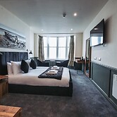 The Royal Bar & Shaker