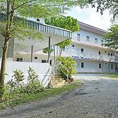 OYO 90879 Eleven Inn