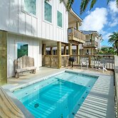 Wild Horse by Avantstay Walk to Beach + Pool
