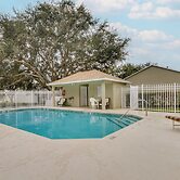 20 Mi to Disney: Condo w/ Pool Access in Clermont!