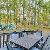 Hot Tub & Pool Access: Year-round Pocono Retreat!