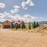 Hot Tub & Fire Pit: Idyllic Getaway in Angel Fire!