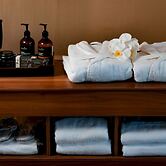 Siniya Island Resorts