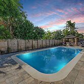 1 Mi to Pompano Beach: Home w/ Patio & Pool!