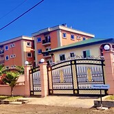 Stunning 3-bedrooms Guesthouse in Limbe Cameroon