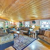 Lanesville Home w/ Pool Table, Bar & Deck!