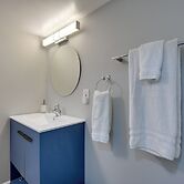 Convenient DC Studio Near Metro Stop!