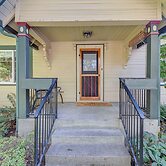 Cozy Grants Pass Home ~ 9 Mi to Rogue River Access