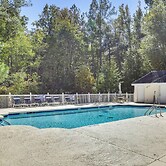 Community Perks & Golf Course Views: Longs Condo