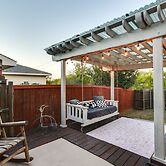 Patio, Pergola & Pool Access: Aubrey Retreat!