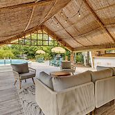 Mount Dora Home: Private Pool, Spa & Tropical Bar!