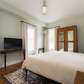 The NuWray Hotel & Carriage House