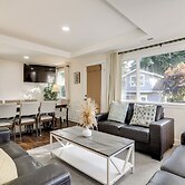 Deck + Game Room: Redmond Home ~ 17 Mi to Seattle