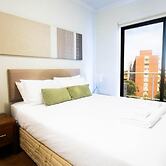 Lovely 2BR Apartment in West Perth With Parking!