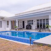 Lake Side Deluxe Villa