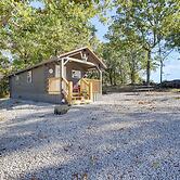 Quiet Caledonia Cabin: 18 Mi to Council Bluff Lake