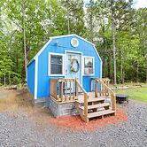 Higden Studio w/ Shared Patio, Yard Games, Grills!