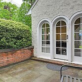 Historic Mamaroneck Guest House - Walk to Harbor!