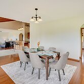 Hawaiian Retreat w/ Ocean Views in Captain Cook!
