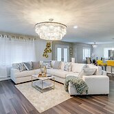 Silver Springs Home: Walk to Downtown!