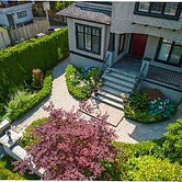 Elegant & Cozy Escape West Vancouver