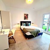 Spacious & Luxurious 5 bedrooms House