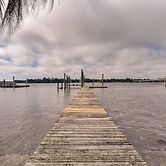 Jacksonville Vacation Home w/ Trout River Access