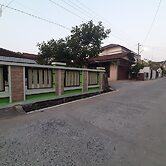 SPOT ON 93283 Sengon Kostel Syariah