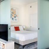 Kasa Welcoming 1 BD Amenity Access Alexandria