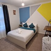Gillingham Home - Sleeps 4 - Comfort & Convenience