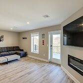 Lafollette Home: Community Pool & Mountain Views!